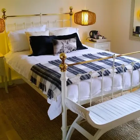 Guest Rooms At The Green Man-3