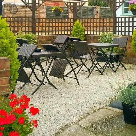 Guest Rooms At The Green Man-2